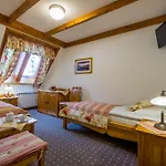 Pod Miedza 200 M Do Term Bed & Breakfast