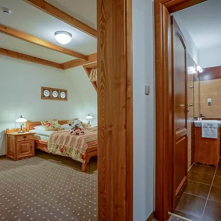 B&B Pod Miedza 200 M Do Term