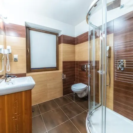 Pod Miedza 200 M Do Term B&B 부코비나 타트잔스카