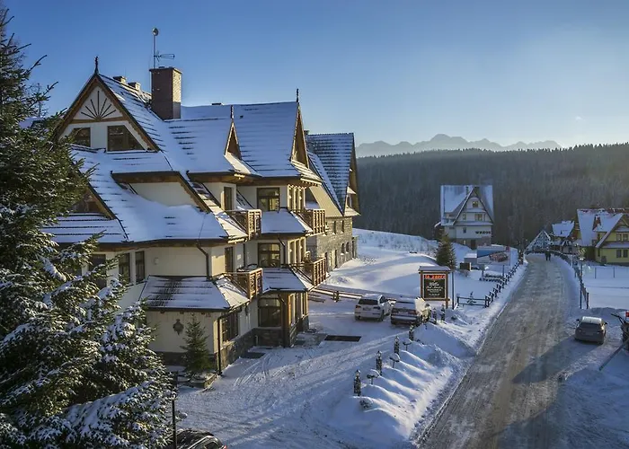 Pod Miedza 200 M Do Term ベッド・アンド・ブレックファスト 3*